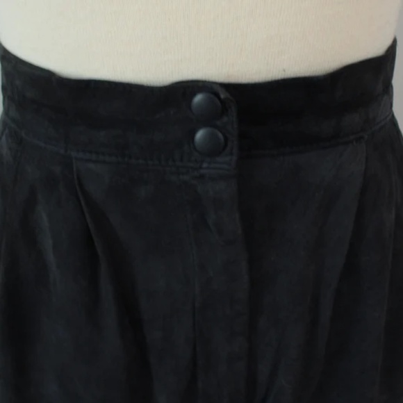 1980’s Black Suede Danier Pants with Pleats and Cuffs - Picture 3 of 6